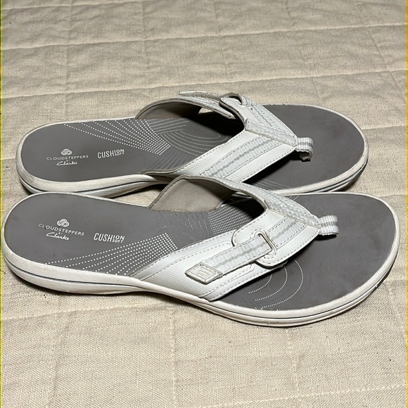 Cloudsteppers by Clarks Shoes - Size 8 Clark Sandals